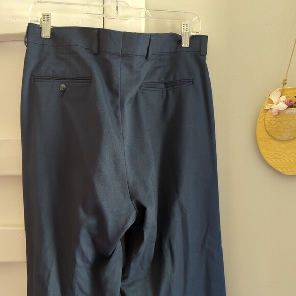 Levi's Travellers Navy Blue Pants Men's Size W32 L32 Pleated Front - Picture 3 of 6
